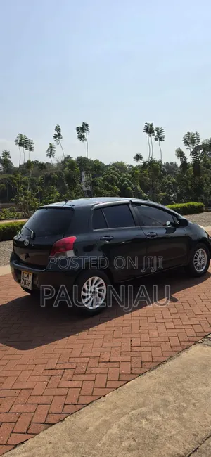 Toyota Vitz 2011 Black