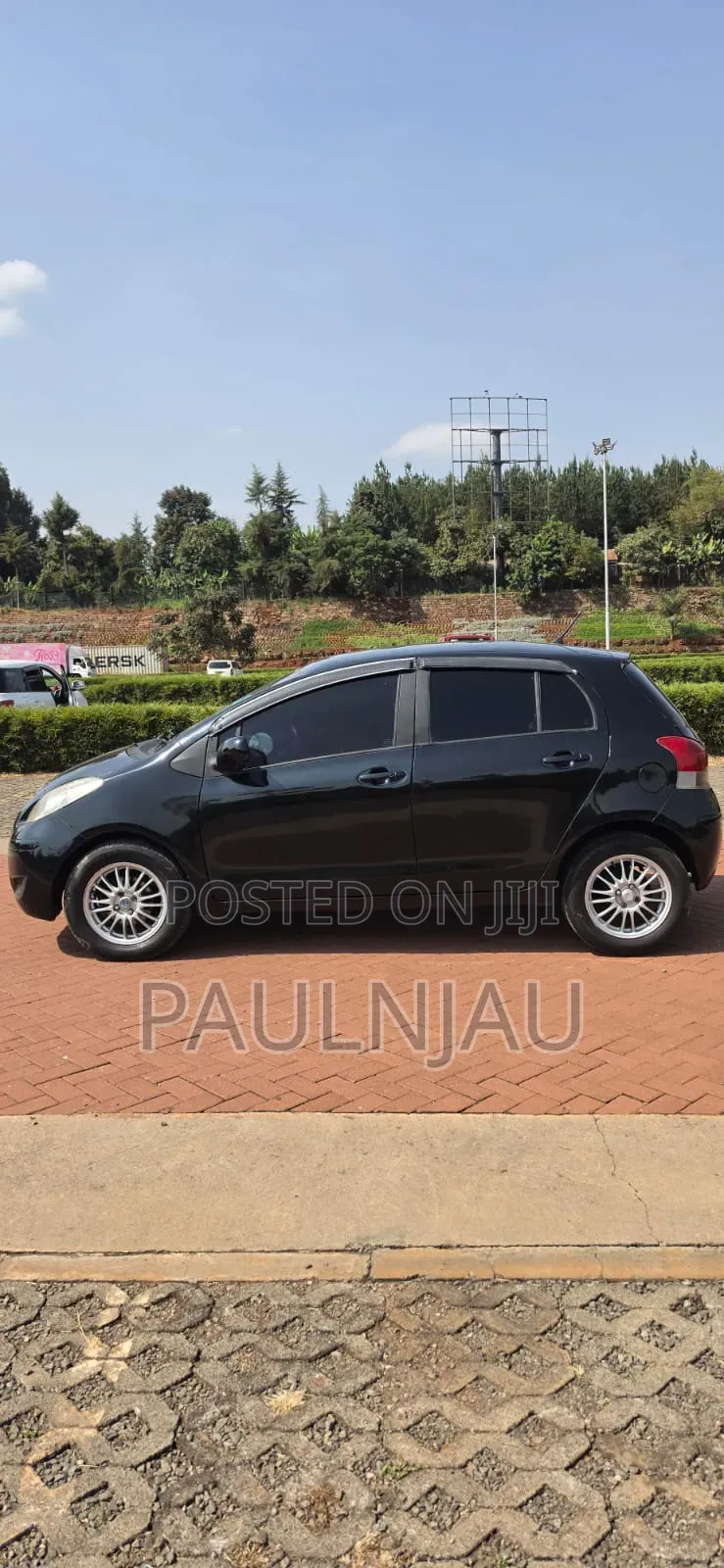 Toyota Vitz 2011 Black
