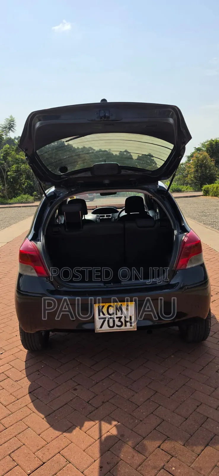 Toyota Vitz 2011 Black