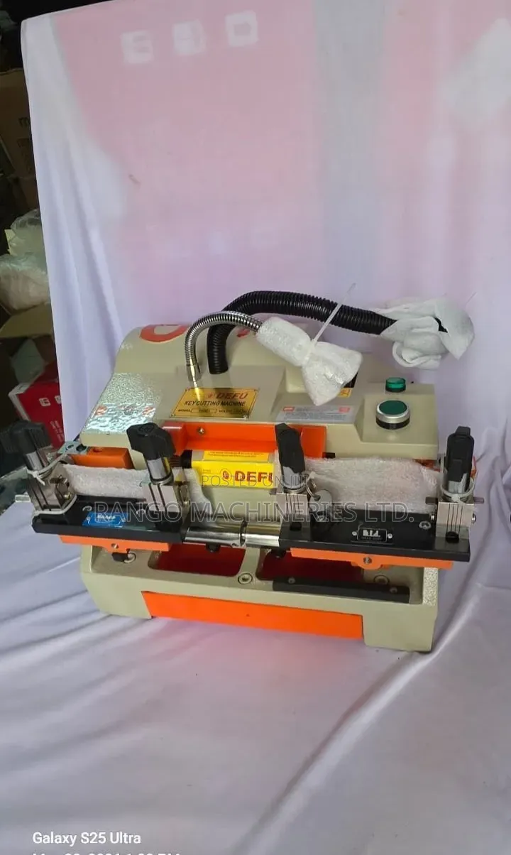 Key Cutting Machine