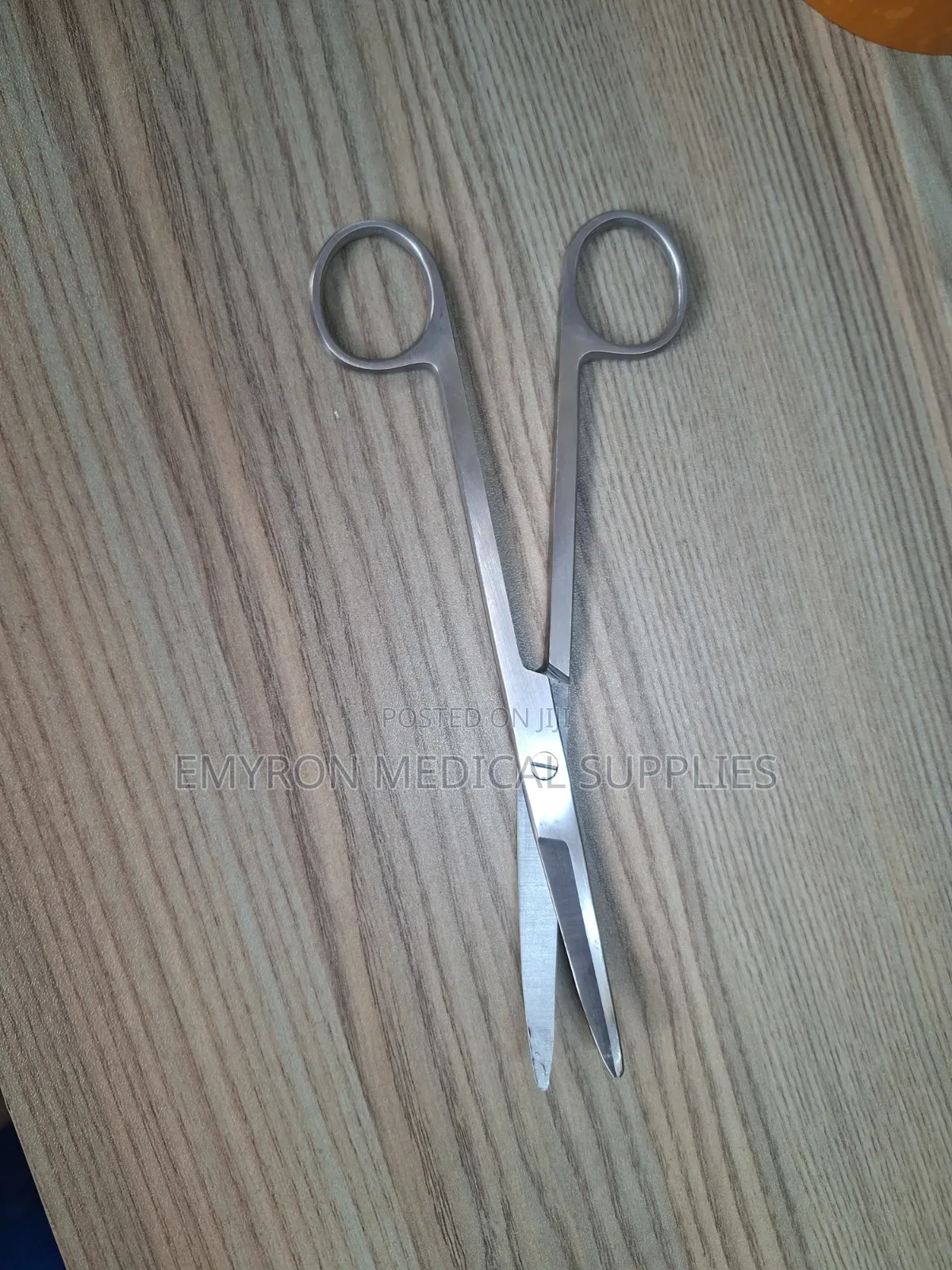 Curved Scissor