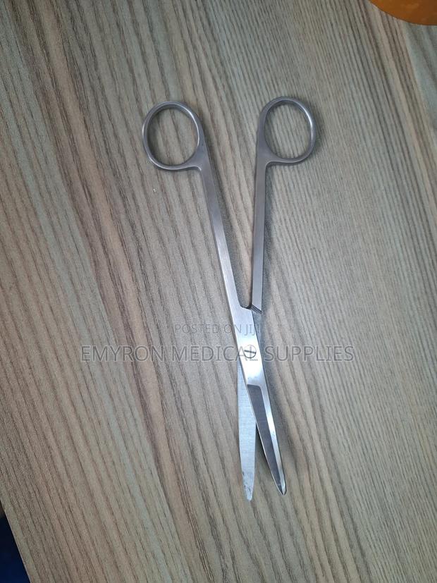 Curved Scissor
