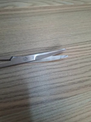 Curved Scissor