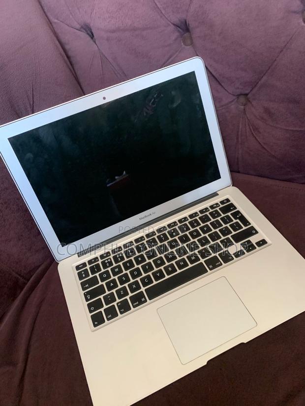 Laptop Apple MacBook Air 4GB Intel Core i5 SSD 128GB
