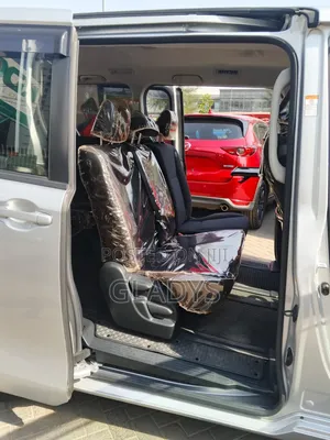 Toyota Noah 2019 Silver