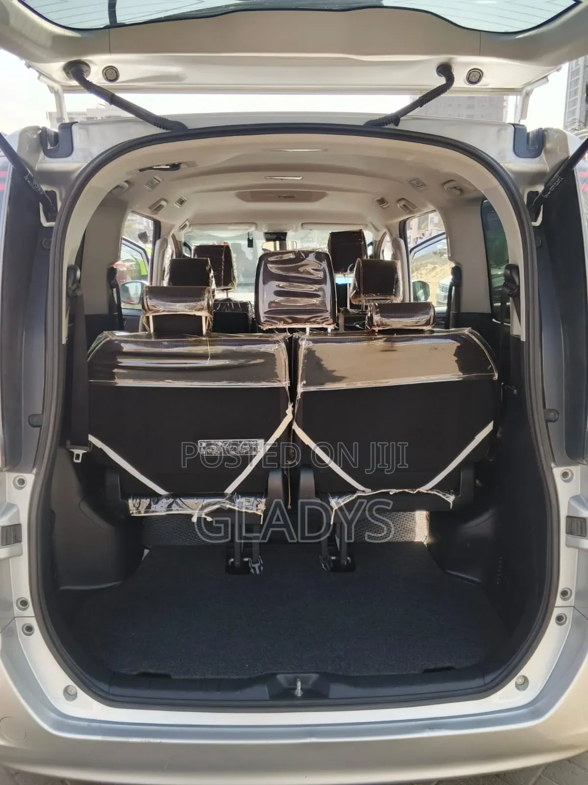 Toyota Noah 2019 Silver