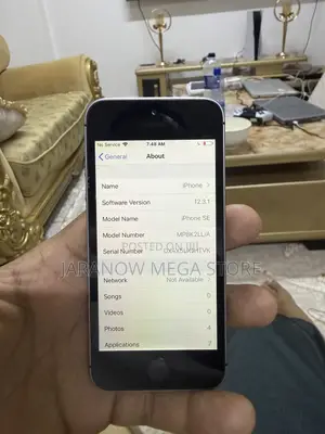 Apple iPhone SE 32 GB Silver