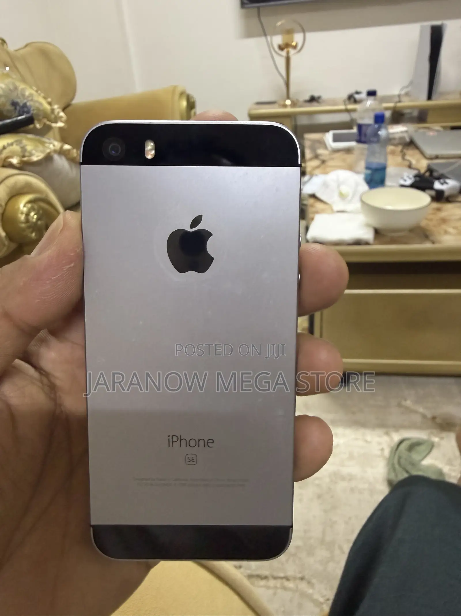 Apple iPhone SE 32 GB Silver