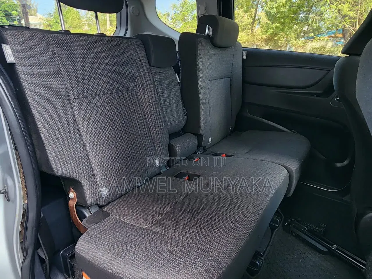 Toyota Sienta 1.5 Hybrid FWD 2018 Silver