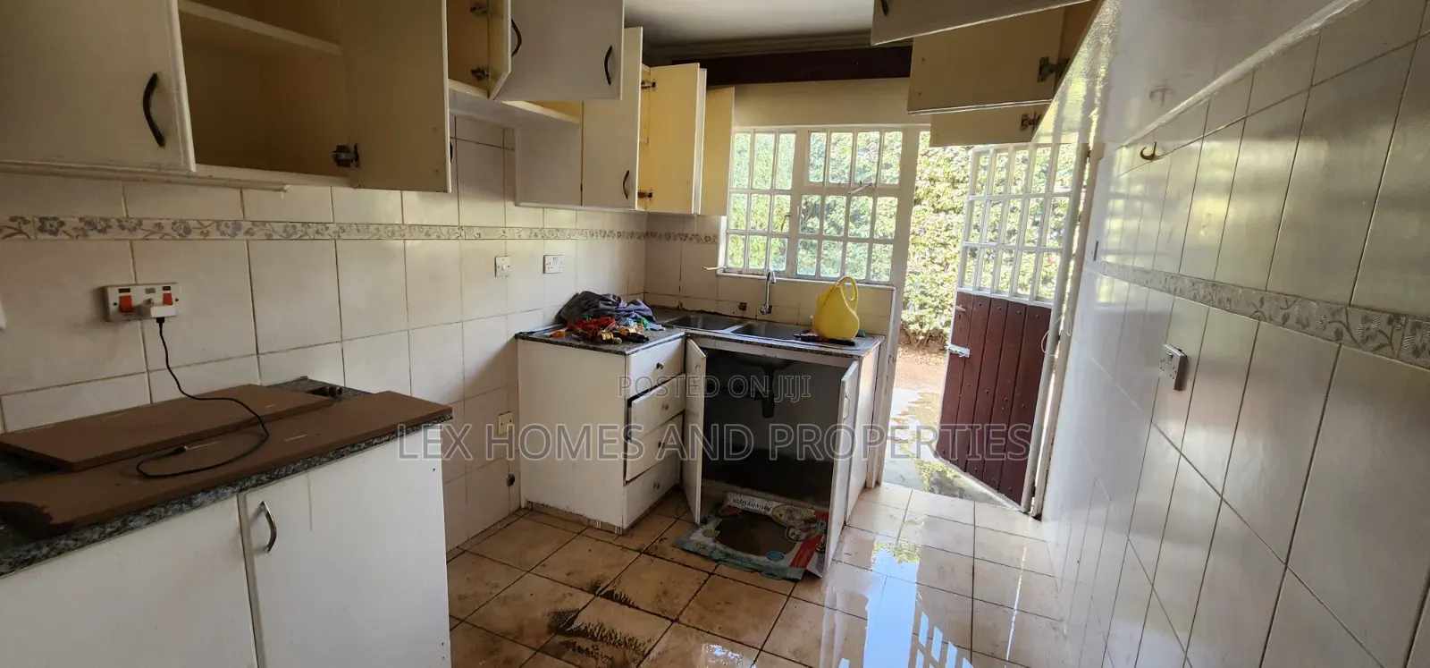 4bdrm Bungalow in NkaiMurunya for rent