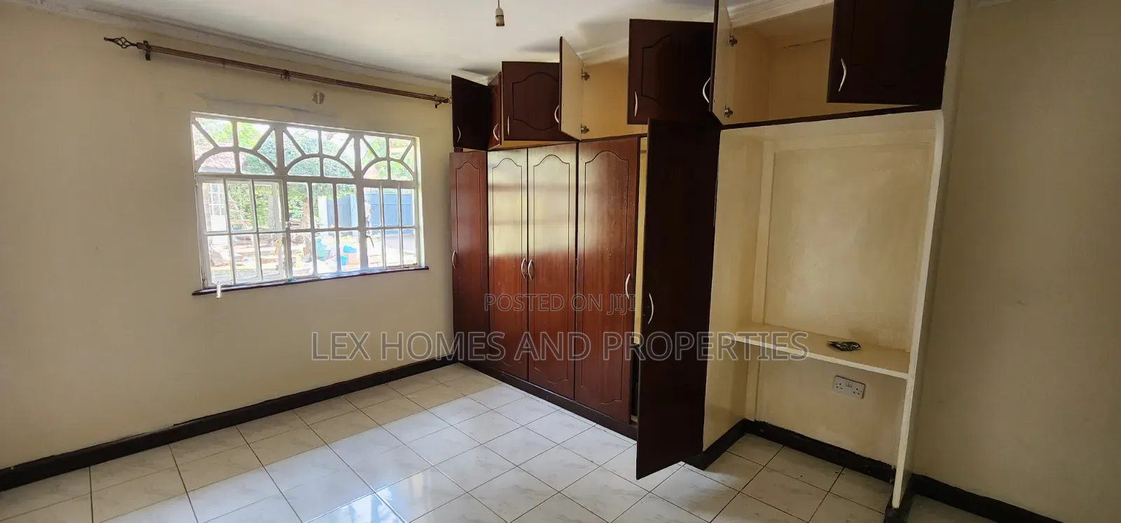 4bdrm Bungalow in NkaiMurunya for rent
