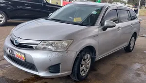 Toyota Corolla Fielder 1.5 Hybrid FWD 2015 Silver