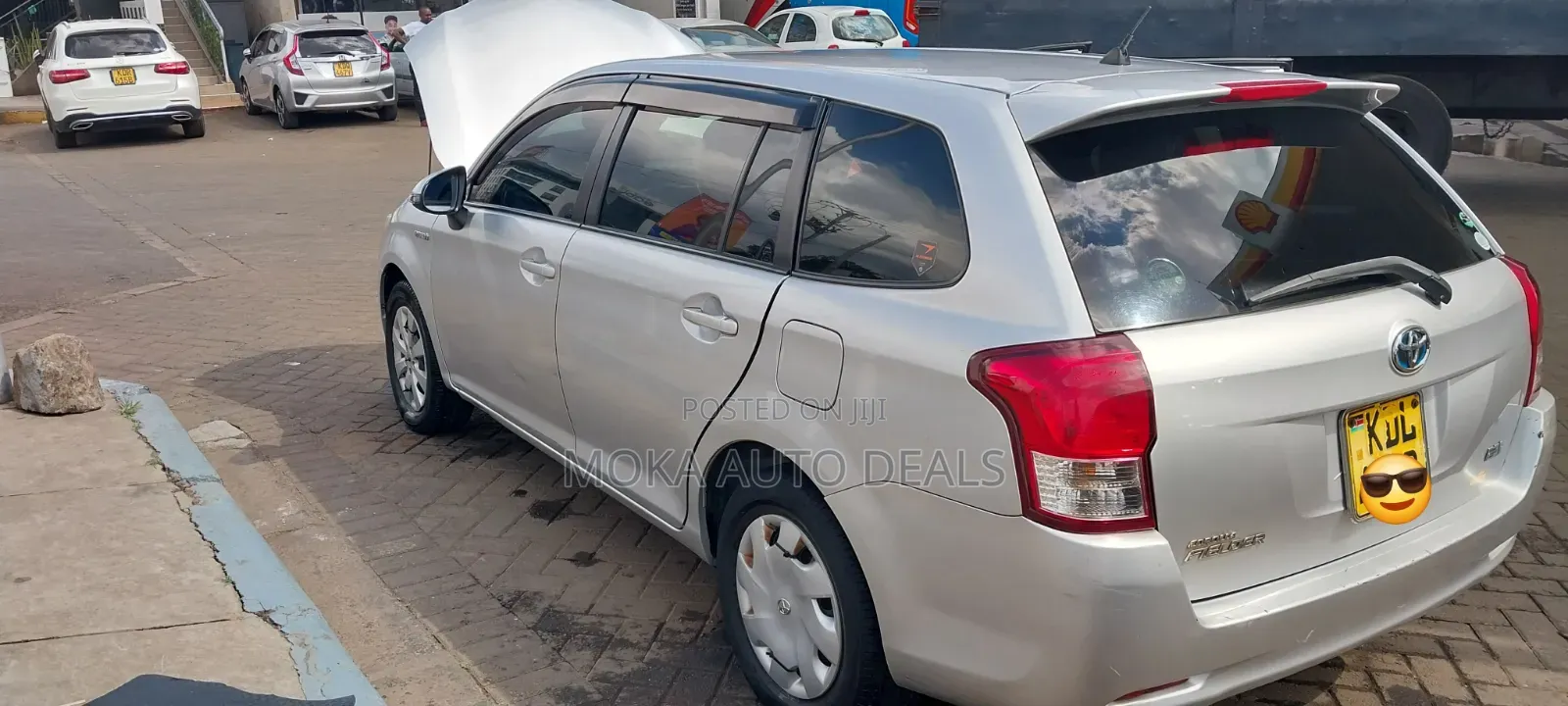 Toyota Corolla Fielder 1.5 Hybrid FWD 2015 Silver