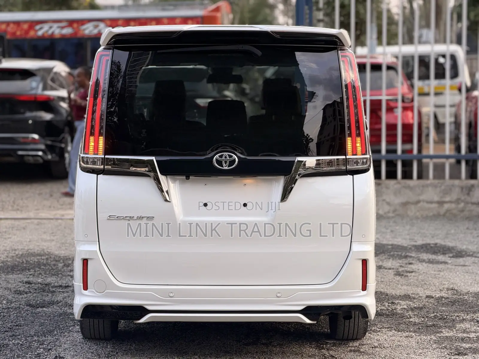 Toyota Esquire 2.0 FWD (7 seater) 2019 Pearl