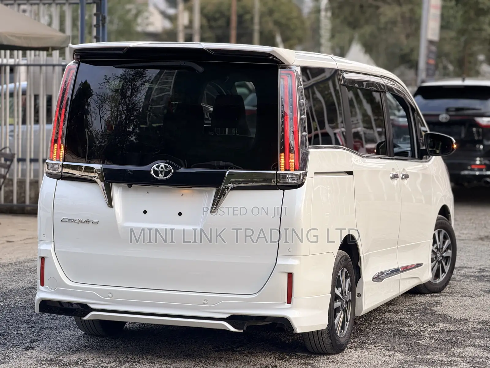 Toyota Esquire 2.0 FWD (7 seater) 2019 Pearl