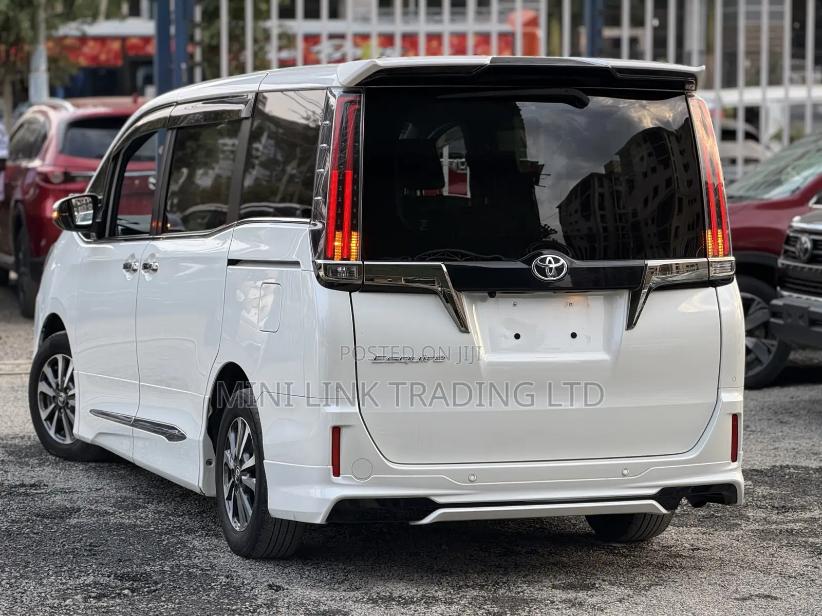 Toyota Esquire 2.0 FWD (7 seater) 2019 Pearl