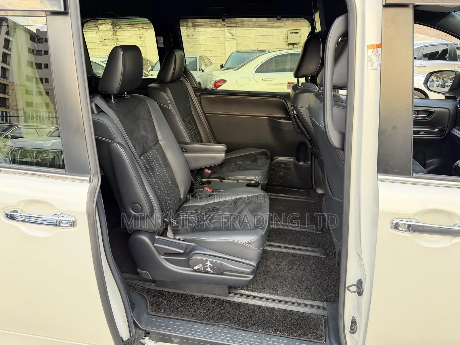 Toyota Esquire 2.0 FWD (7 seater) 2019 Pearl