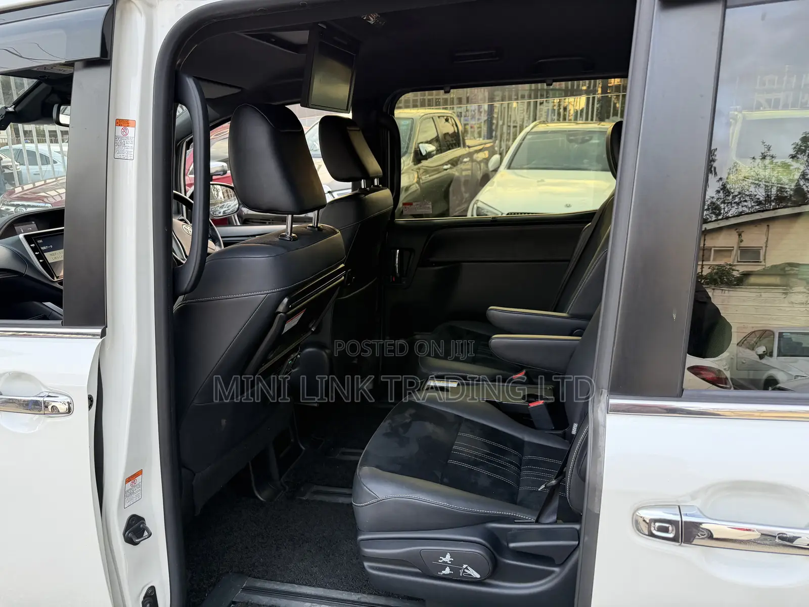 Toyota Esquire 2.0 FWD (7 seater) 2019 Pearl