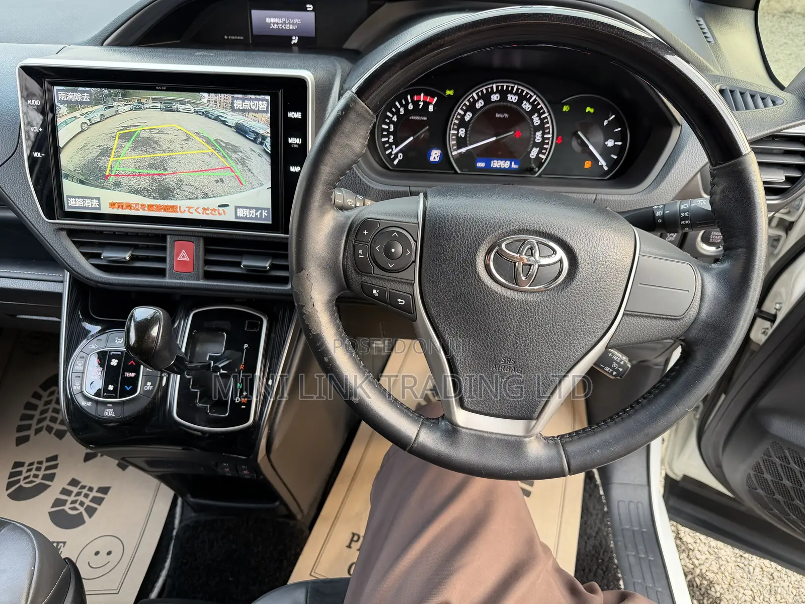 Toyota Esquire 2.0 FWD (7 seater) 2019 Pearl
