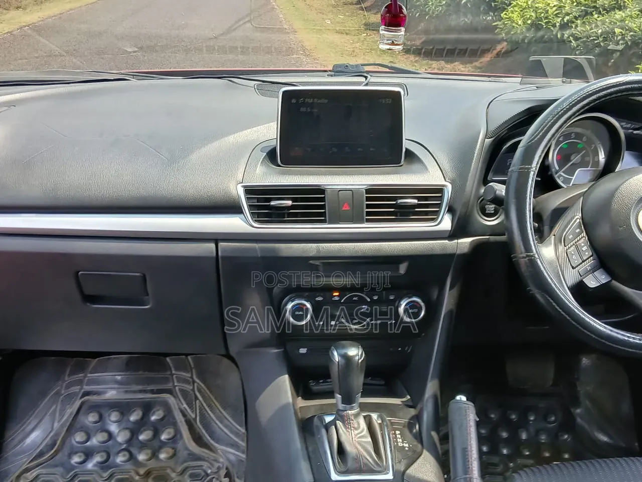 Mazda Axela 2015 Red