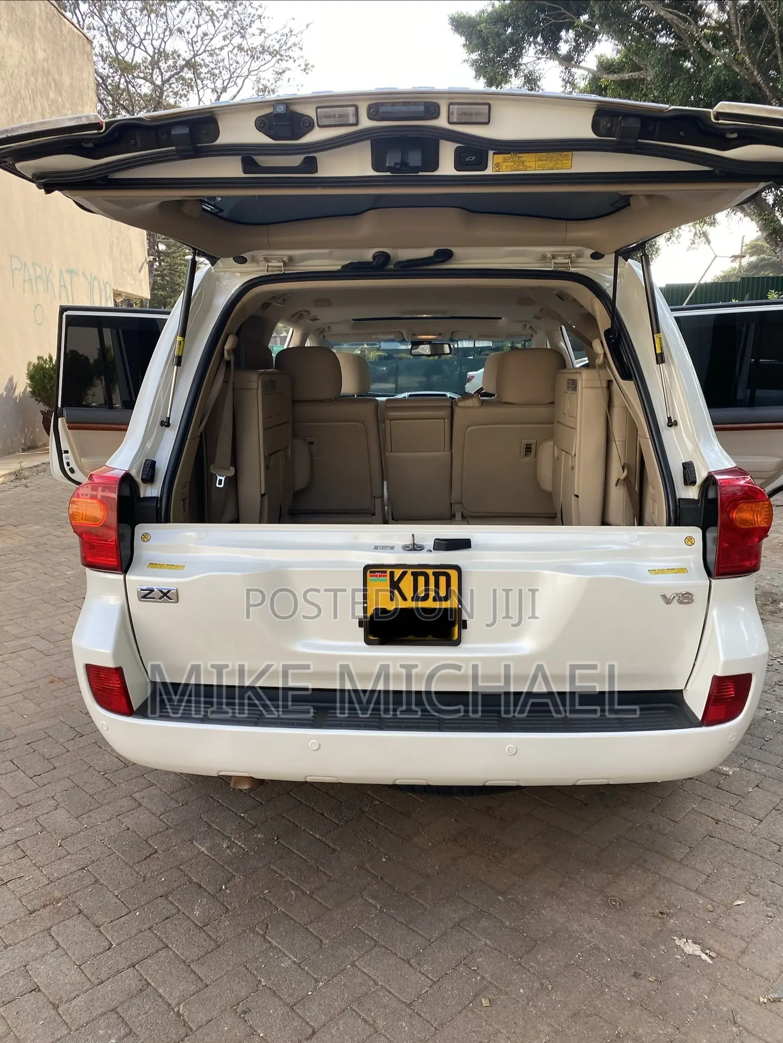 Toyota Land Cruiser 4.6 V8 ZX 2014 White