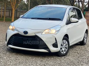 Toyota Vitz 1.5 FWD Hybrid 5dr 2019 White