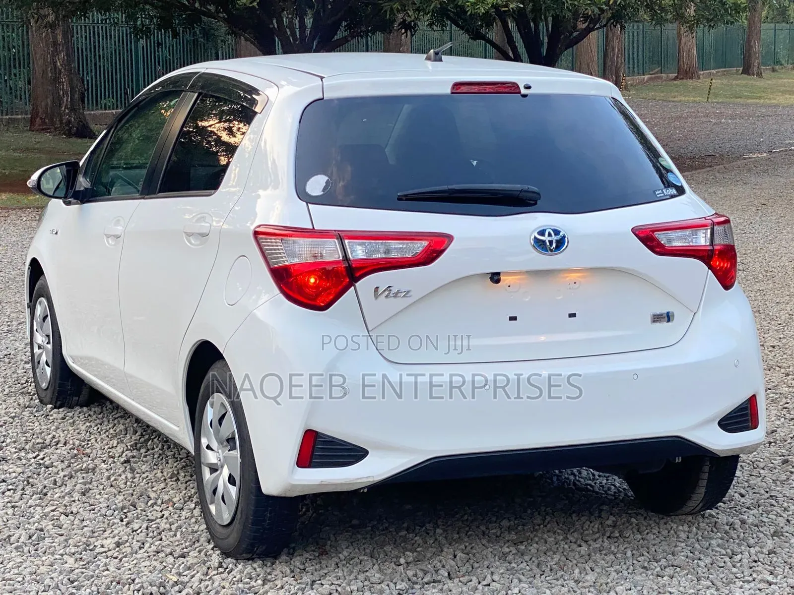 Toyota Vitz 1.5 FWD Hybrid 5dr 2019 White