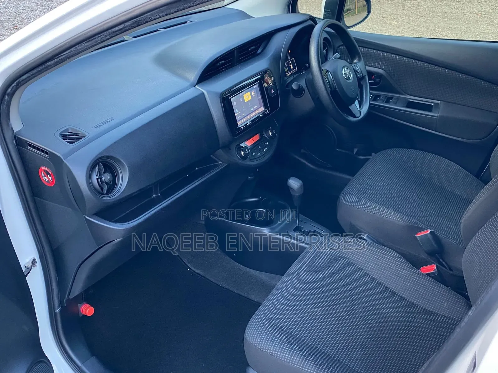 Toyota Vitz 1.5 FWD Hybrid 5dr 2019 White