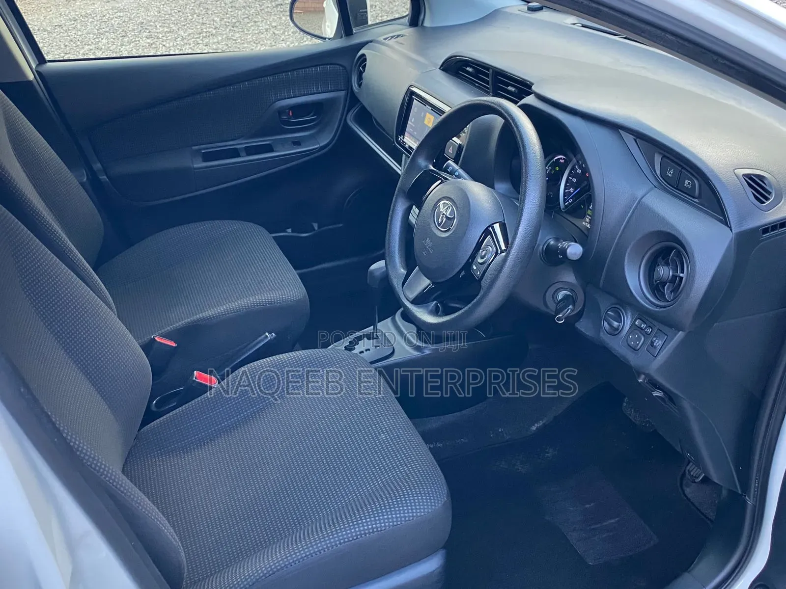 Toyota Vitz 1.5 FWD Hybrid 5dr 2019 White