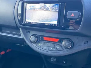 Toyota Vitz 1.5 FWD Hybrid 5dr 2019 White