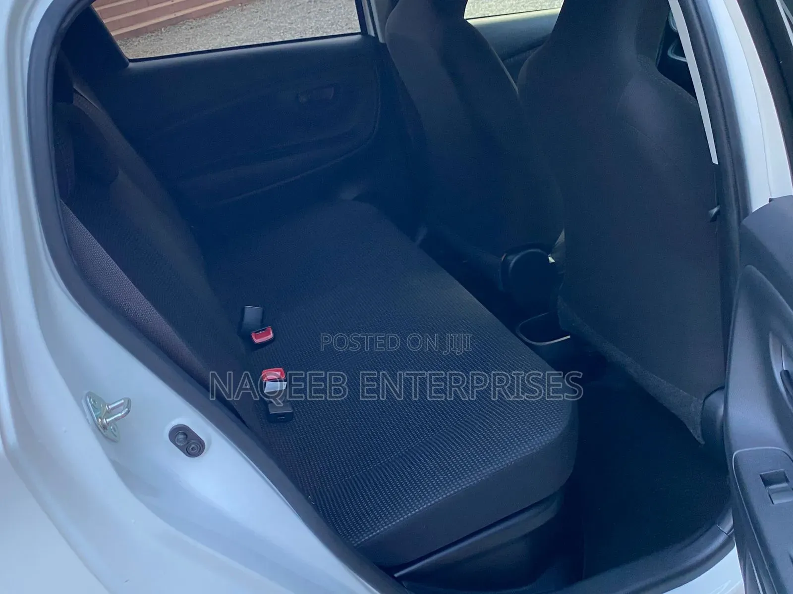 Toyota Vitz 1.5 FWD Hybrid 5dr 2019 White