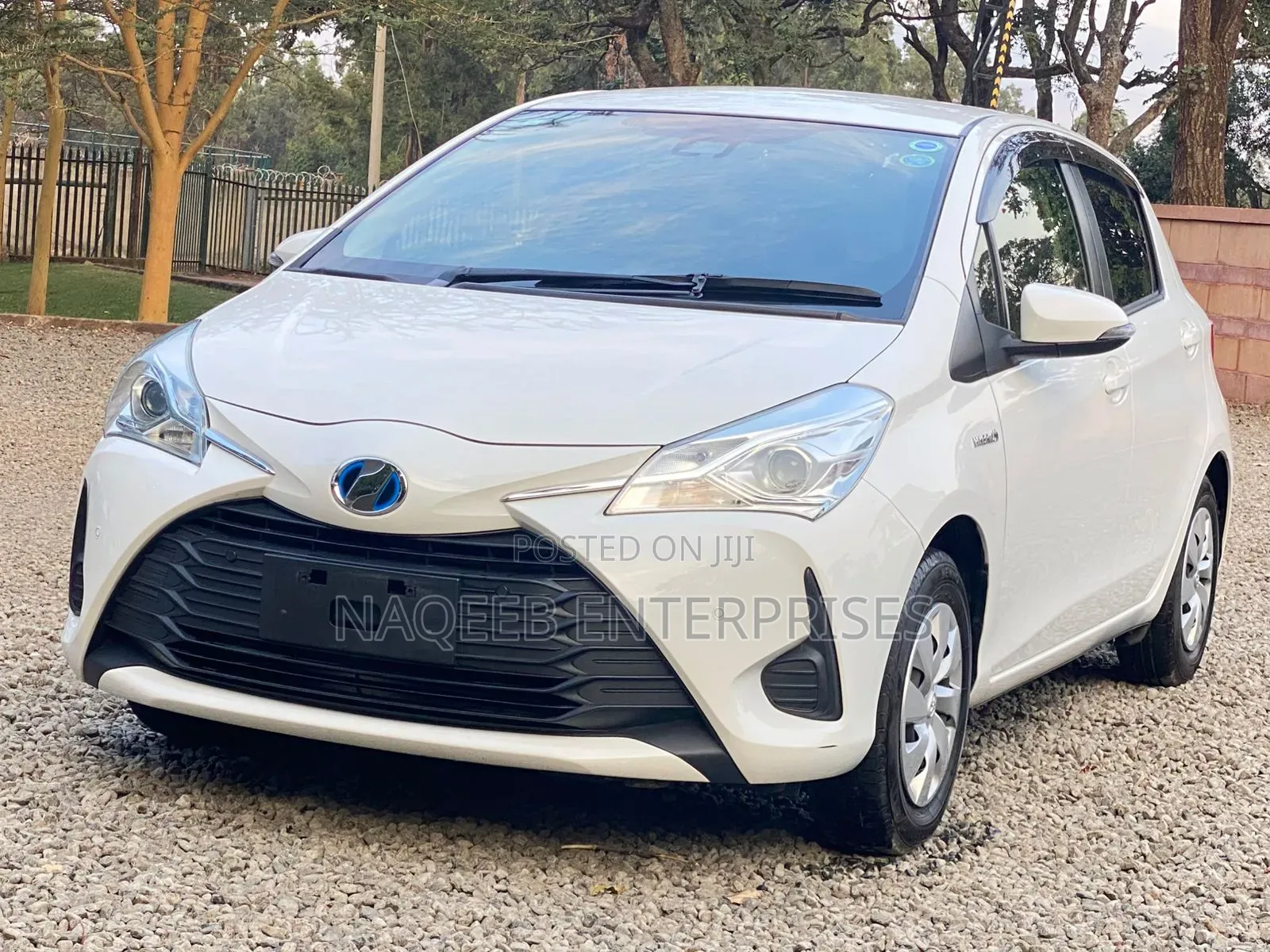 Toyota Vitz 1.5 FWD Hybrid 5dr 2019 White