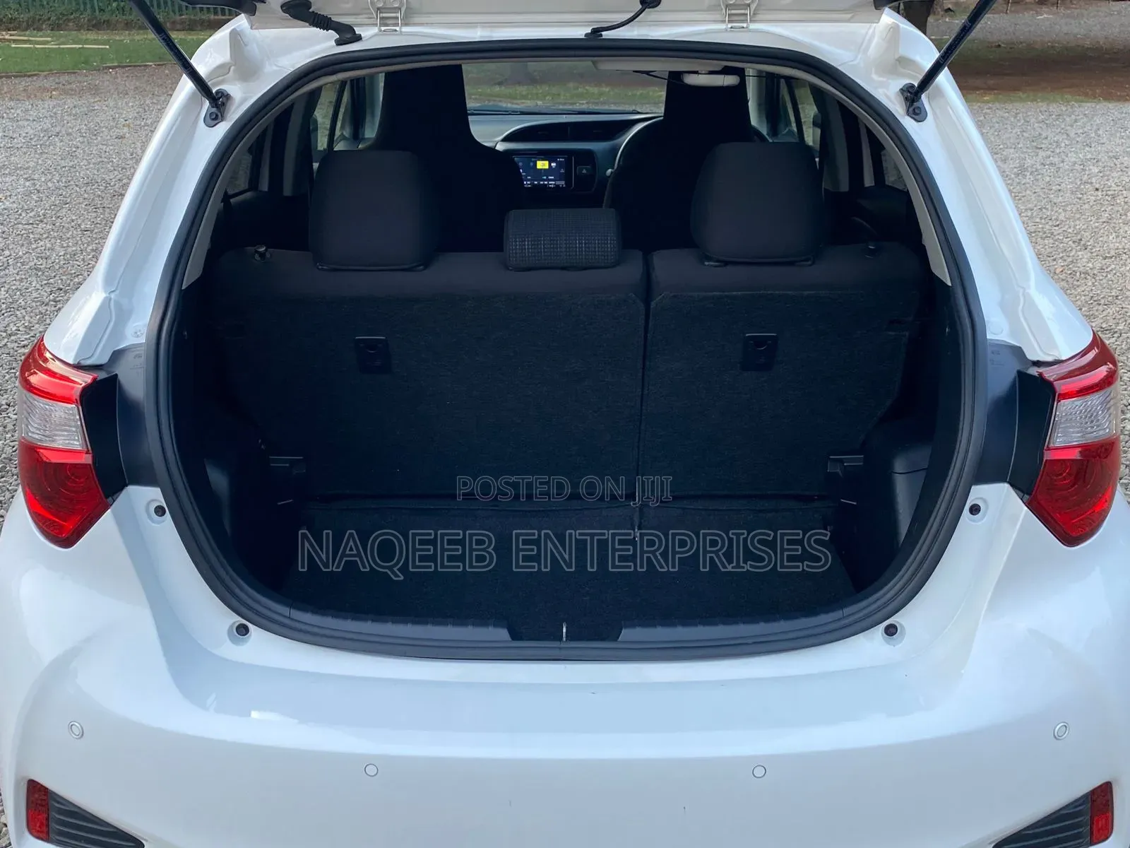 Toyota Vitz 1.5 FWD Hybrid 5dr 2019 White