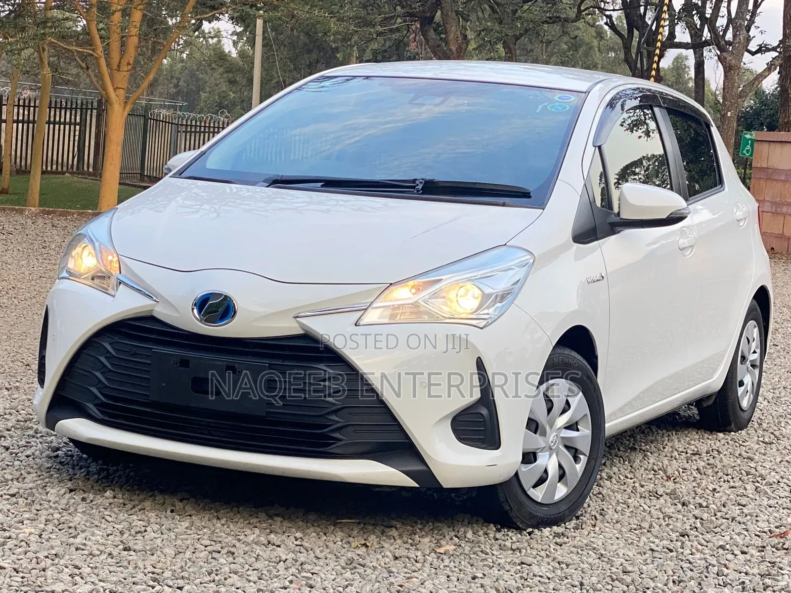 Toyota Vitz 1.5 FWD Hybrid 5dr 2019 White