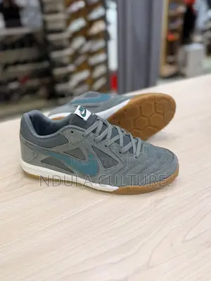 Nike Gato Sneakers