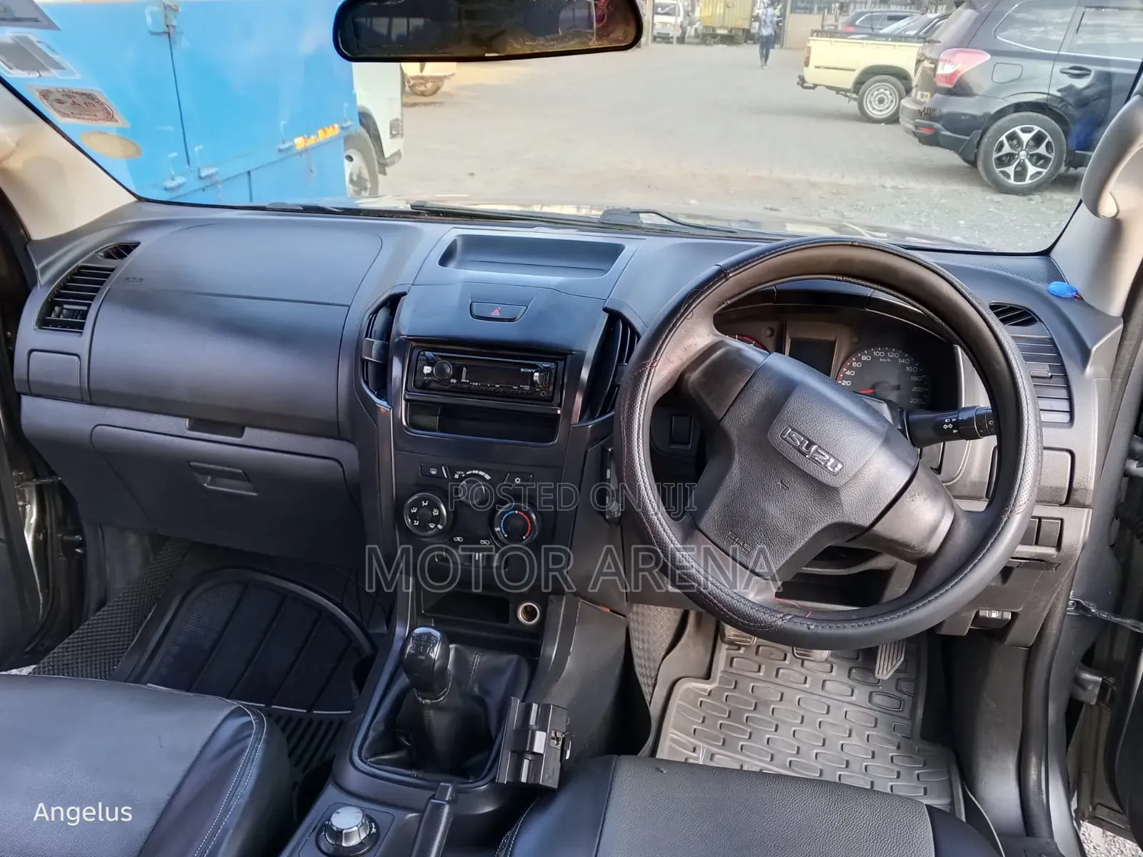 Isuzu D-MAX 2014 Gray