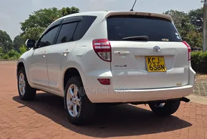 Toyota RAV4 2009 White