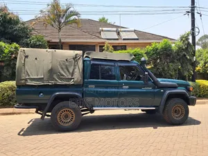 Toyota Land Cruiser 2014 Green