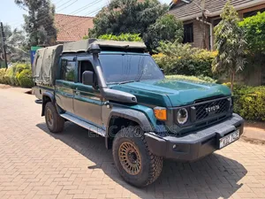 Toyota Land Cruiser 2014 Green
