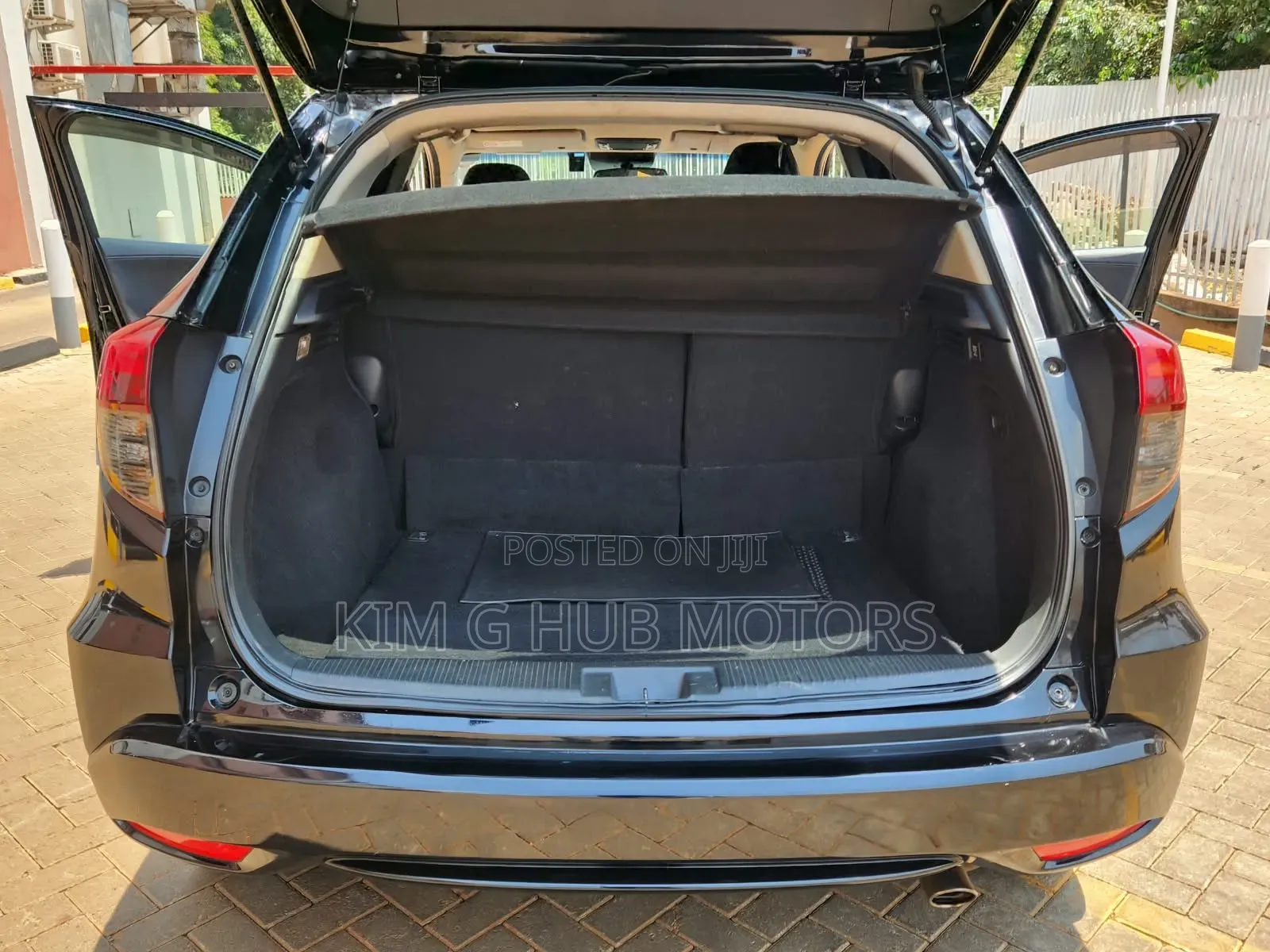 Honda Vezel 1.5 Hybrid 4WD 2018 Black