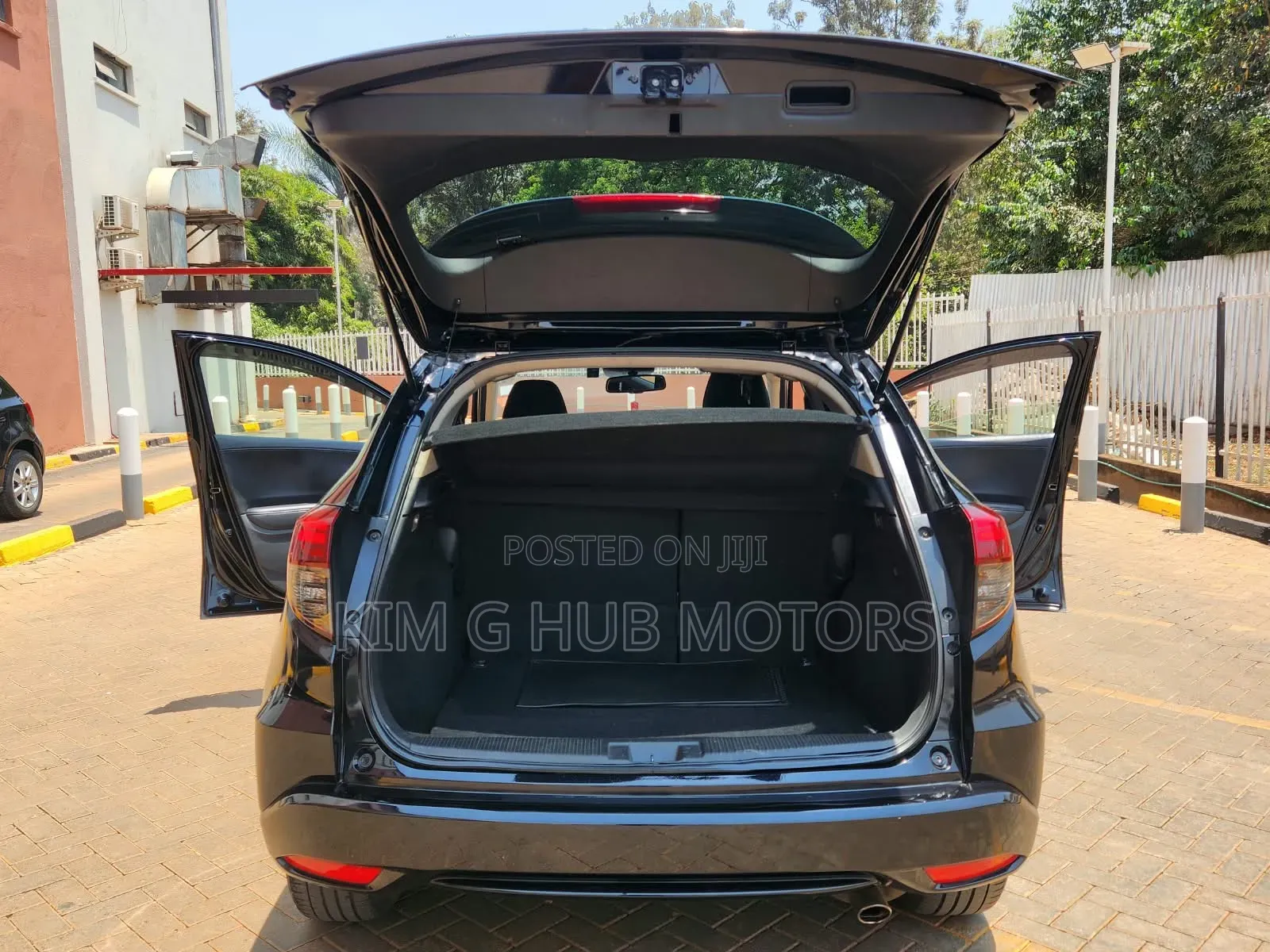 Honda Vezel 1.5 Hybrid 4WD 2018 Black