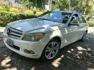 Mercedes-Benz C200 2011 White