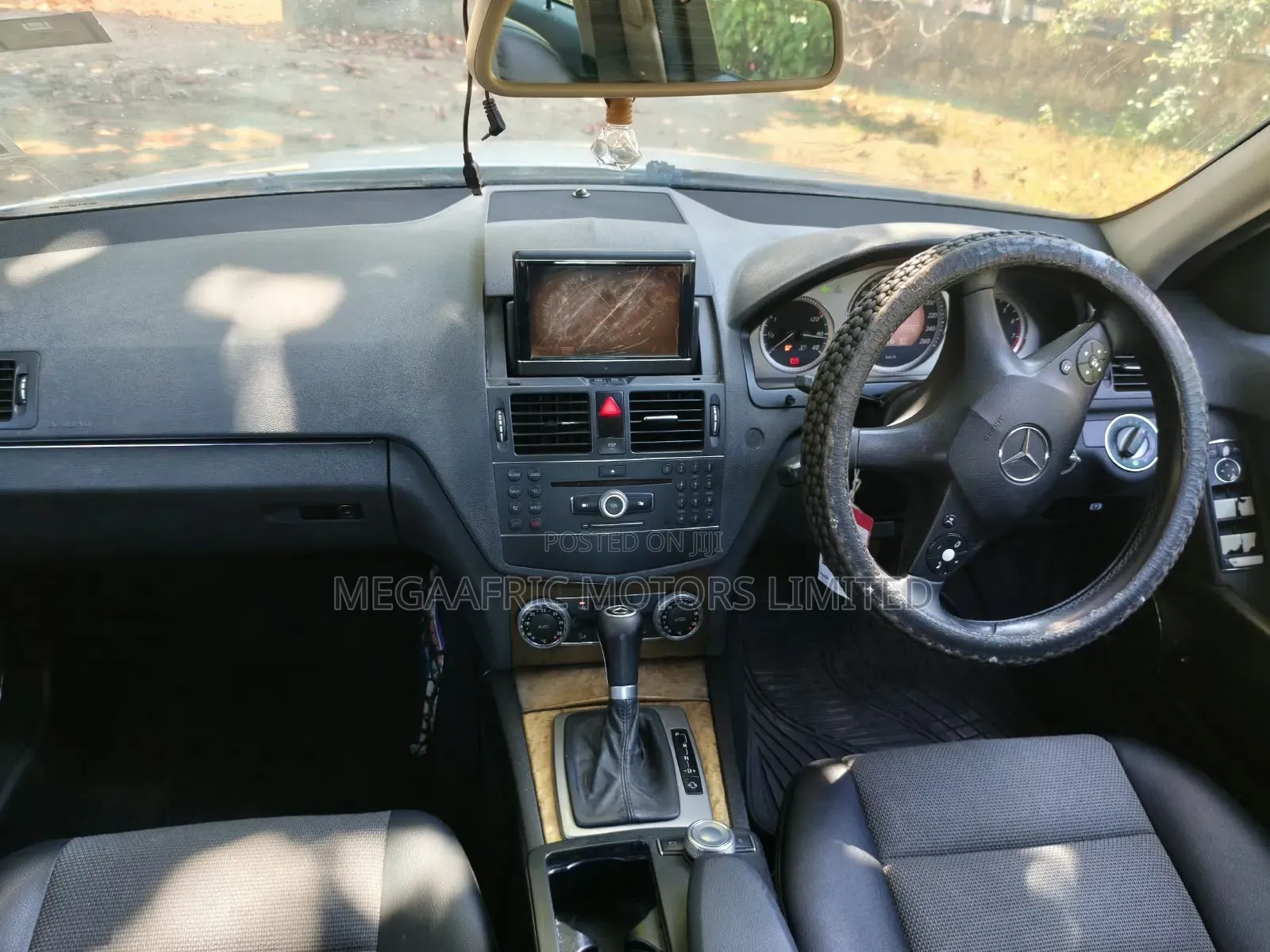 Mercedes-Benz C200 2011 White