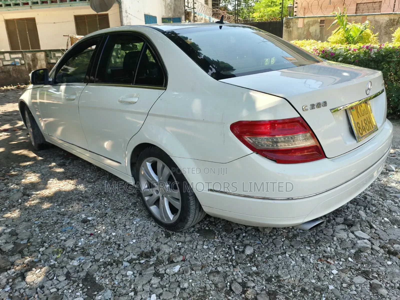 Mercedes-Benz C200 2011 White