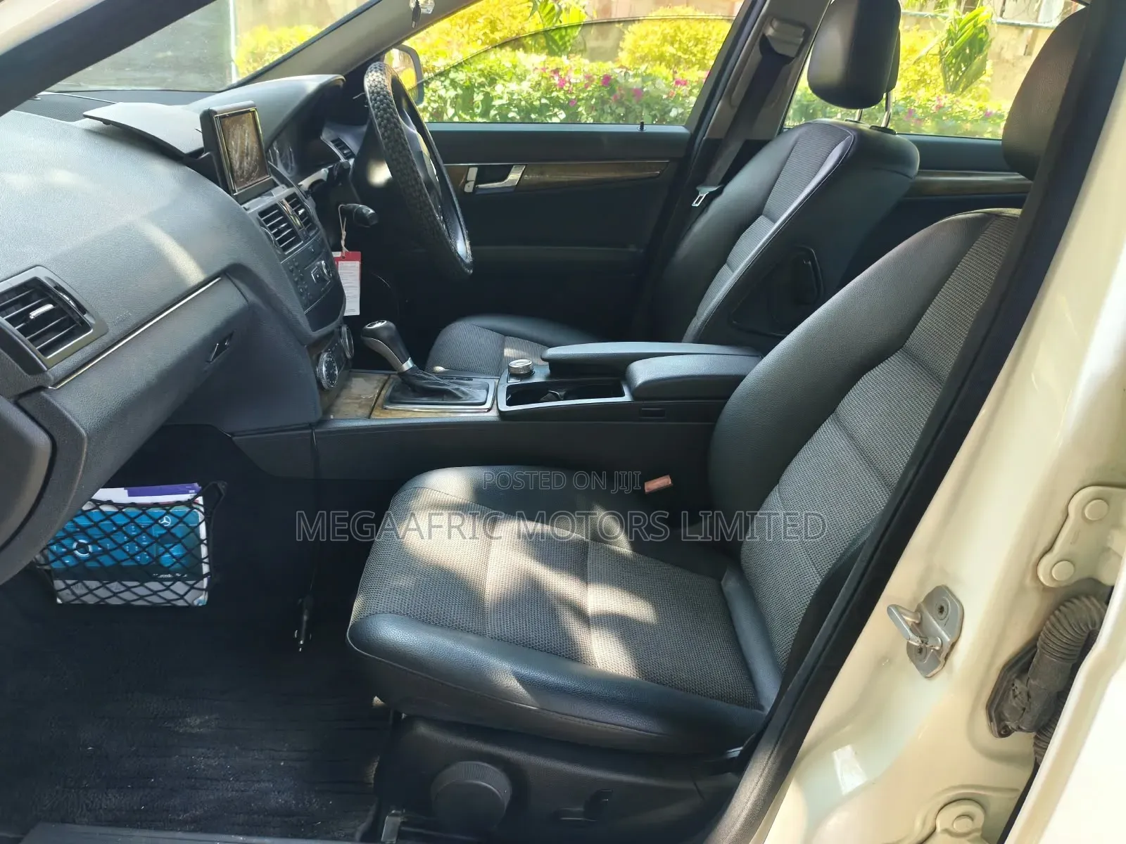 Mercedes-Benz C200 2011 White