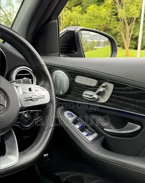 Mercedes-Benz GLC-Class 2021