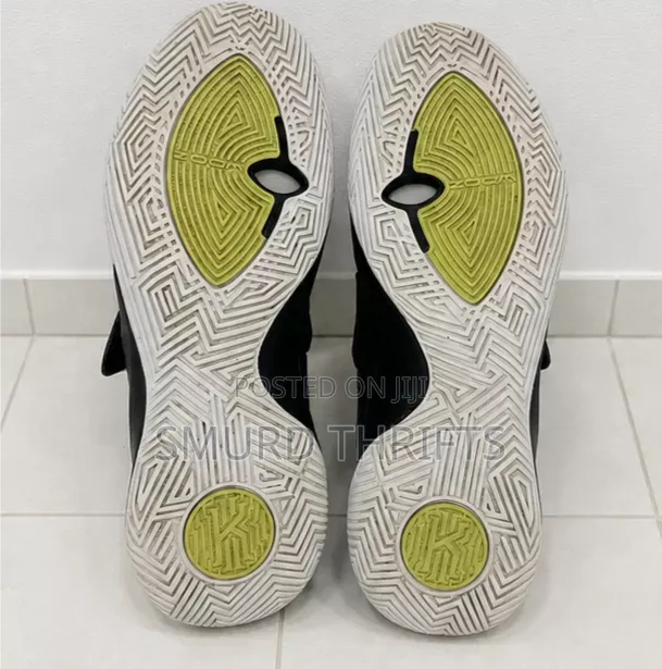 Kyrie Flytrap 3