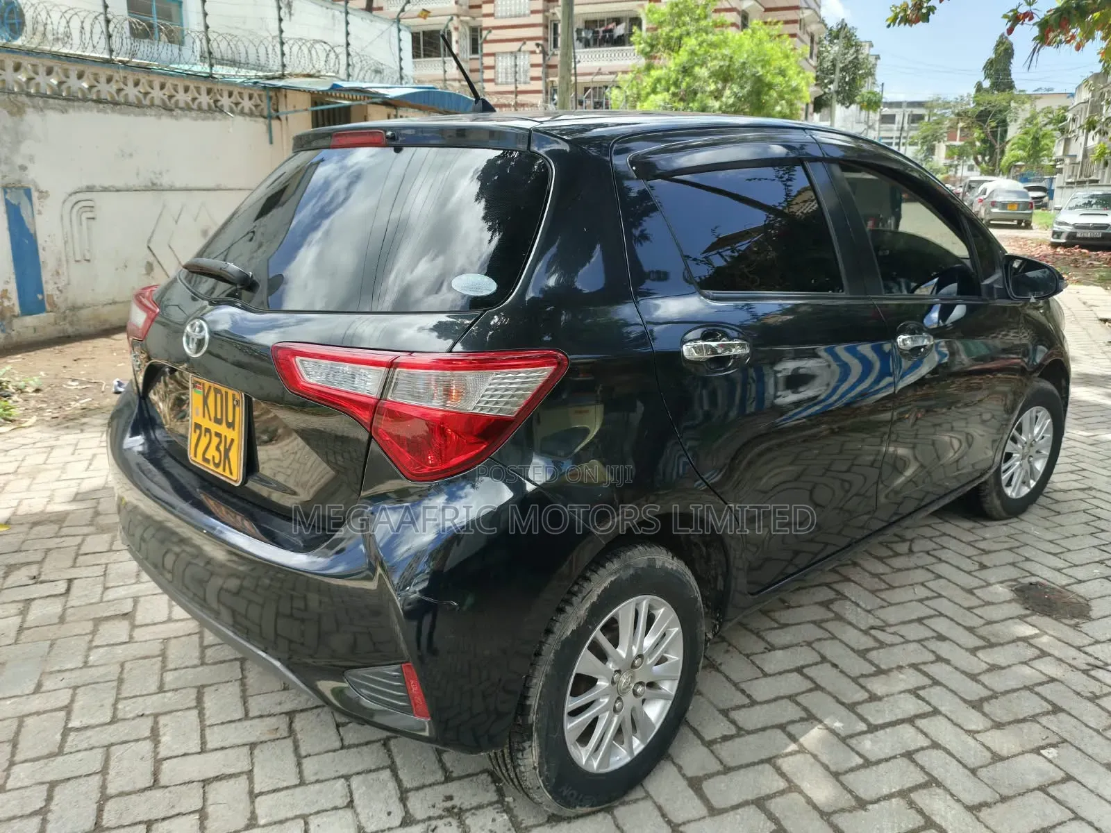 Toyota Vitz 1.3 FWD 5dr 2018 Black