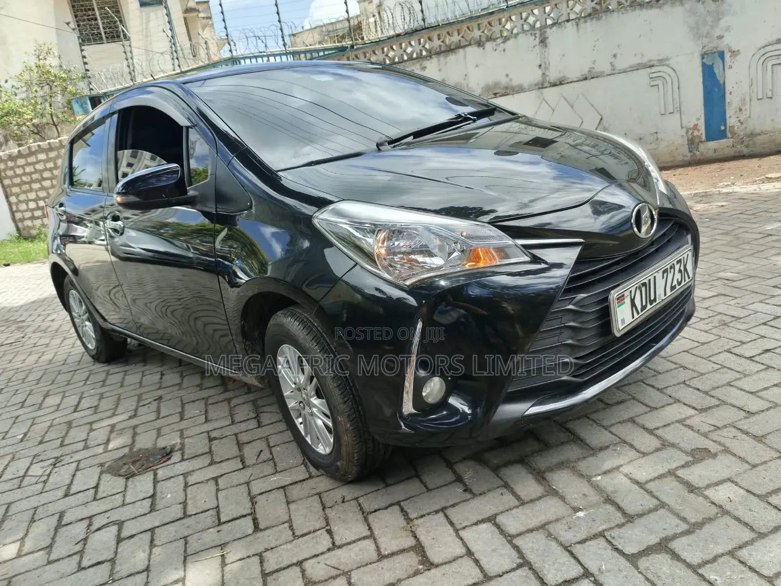 Toyota Vitz 1.3 FWD 5dr 2018 Black