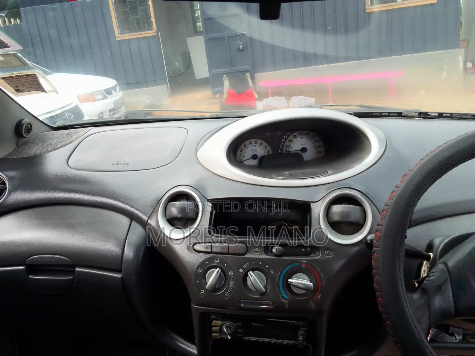 Toyota Vitz 2001 Gray
